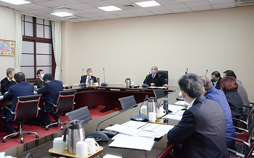 指揮中心向政院報告:國內特定品牌感冒藥出現缺貨且叫貨困難