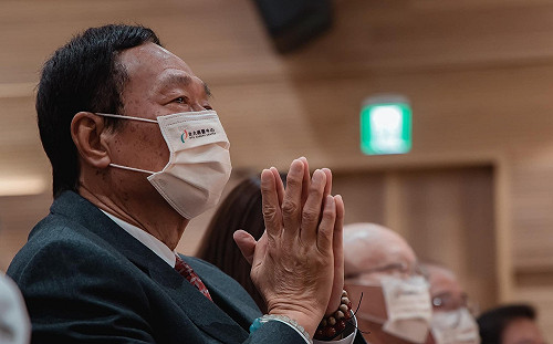 開砲!郭辦下午發聲明:疫苗採購也應照顧社會中相對少數人的需求