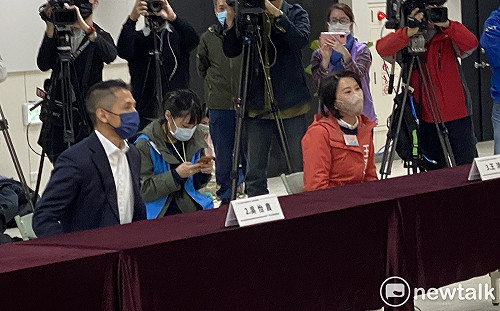 快訊》北市立委補選號次抽籤 吳怡農小遲到抽1號、王鴻薇2號