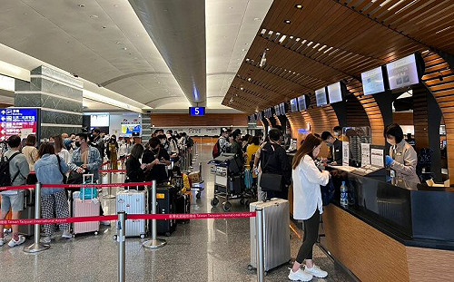 1原因不能飛出國！她機場慘噴4900