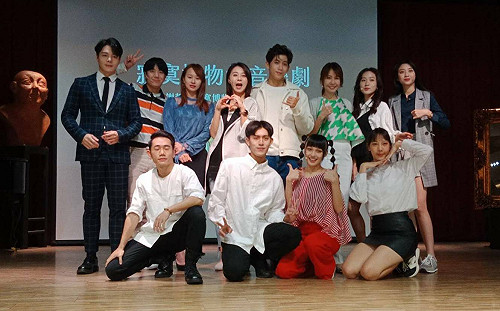 高雄首演試水溫 謝哲青「寂寞博物館」音樂劇夢時代登場