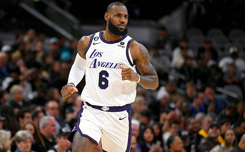 被獨行俠單節轟51分　湖人聖誕落敗