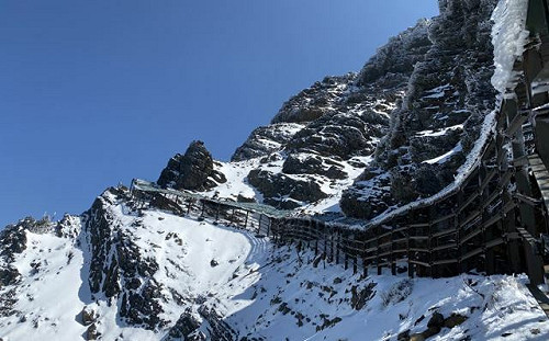 細雨紛飛迎兔年！全台水氣偏多 氣象局：高山有望迎初雪
