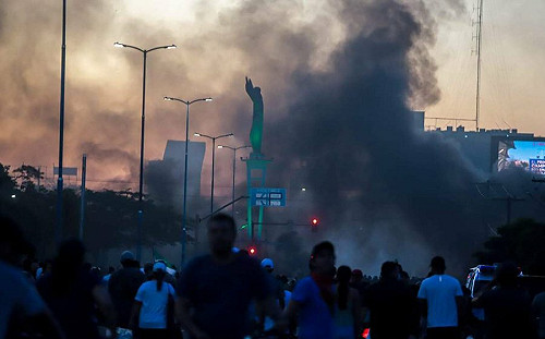 玻利維亞反對派領袖遭逮捕 民眾焚車與警爆衝突