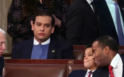 他竟連救狗命的眾募款都偷!? 履歷造假美「騙子議員」桑托斯再被爆騙錢