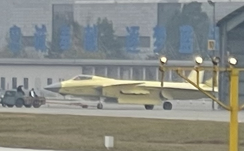 中國殲-20 戰機升級後首度露面 專家:渦扇-15上機試飛 最快4年後現身