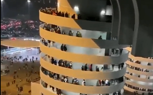 (影) 你的眼睛在騙你？ 聖西螺視錯覺藝術樓梯 以為它在轉 其實.....