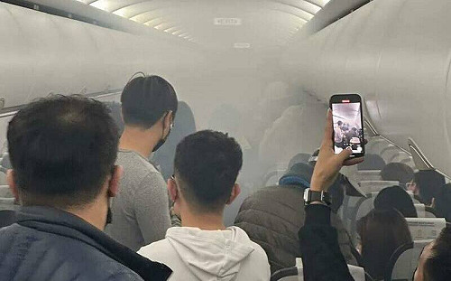 酷航桃園機場起飛｢客艙竄濃煙冒火勢｣行動電源閃燃釀禍 兩乘客受傷