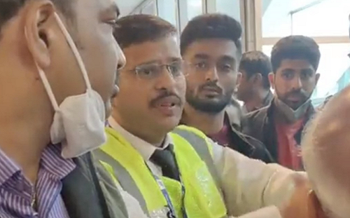 離譜！印度班機丟包50多乘客直接起飛  他曝接駁車內只有1人成功登機