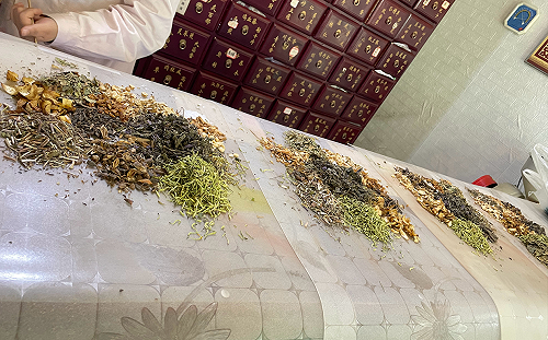 中藥治新冠好棒棒? 中國名醫 : 白肺患者要多「吸食」黑芝麻糊排毒