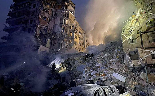 (影) 俄軍導彈轟炸9公寓! 12死60傷 澤連斯基批：恐怖暴行