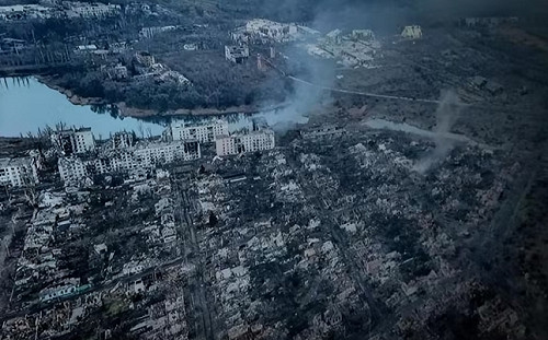 (影) 巴赫穆特即將失守 ? 英國防部：俄軍似已佔領市中心 烏軍補給線受威脅
