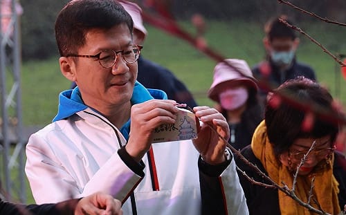 卓冠廷酸新北市府高層「超愛請假」  諷：應優先找「無業想加入」的黃國昌