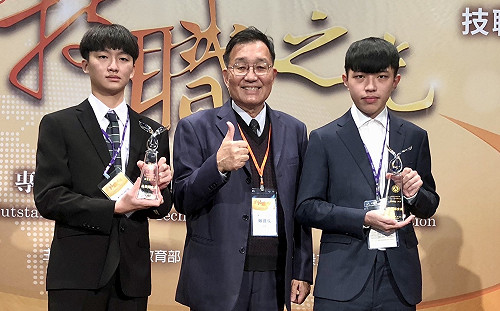 技職奧斯卡之光！青年高中楊尚勳、許宸愷獲「證照達人」榮耀