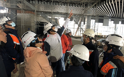 大年初三新北市副市長朱惕之視察美術館工程 