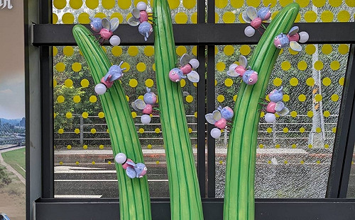跟著螢火蟲去旅行！新北安坑輕軌藝術品點綴候車站