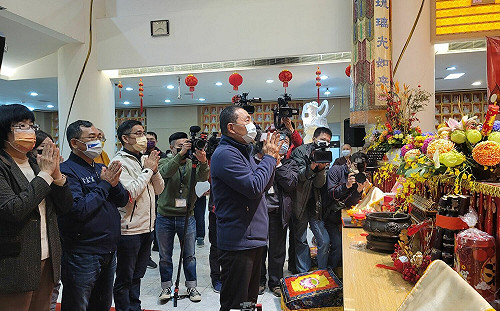 侯友宜初五至中道淨苑、慈法禪寺禮佛祈福