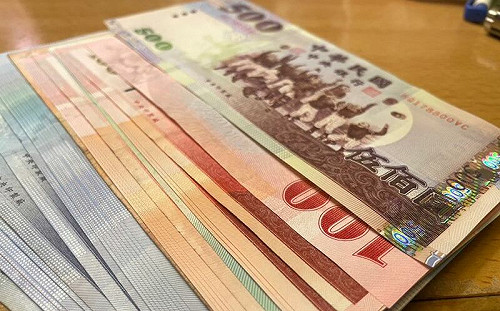 換整本新鈔特殊號被調包？網曝真相