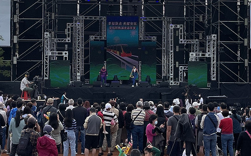 新北新店安坑輕軌通車嘉年華 璀璨煙火帶動旅運及產業發展 