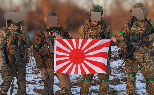 韓國、中國氣炸了！ 這日本人烏克蘭参戰 拿的竟不是日本國旗......