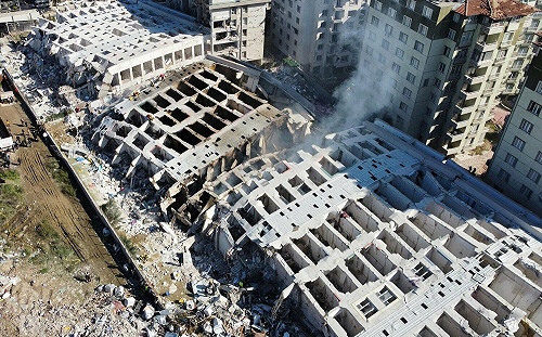 土敘強震累計4萬6000死 敘國西北救災路線受阻