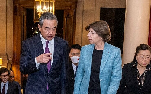 中國瞎扯法外長｢堅定支持一中｣ 法官方文稿根本隻字未提還關切人權