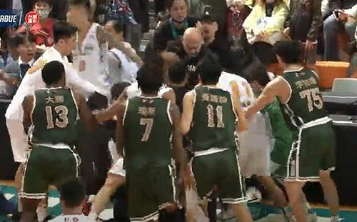 史上最嚴重肢體衝突　魔獸也被奪權