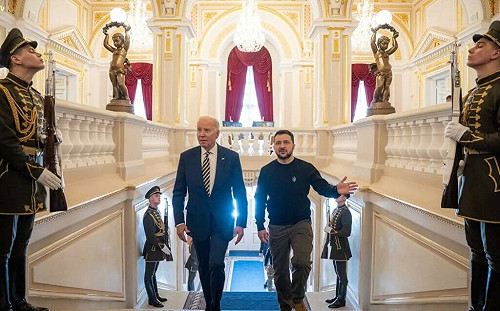 (影)拜登旋風式訪問基輔加碼152億軍援：民主挺住了！普丁大錯特錯