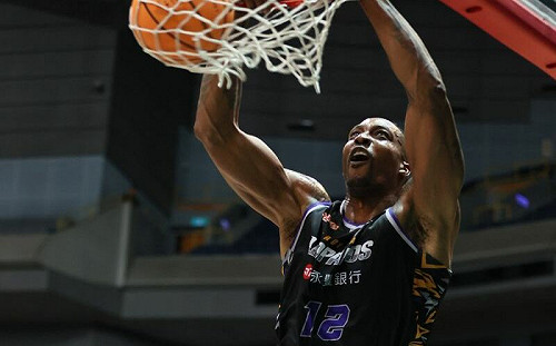 明星賽抽獎烏龍　她竟是「受災戶」