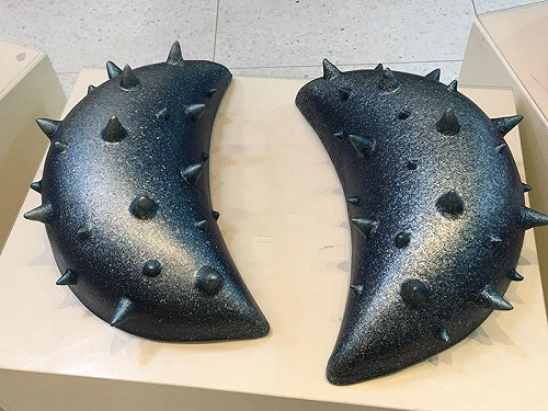 筊杯有「角色」? 陶藝家KUSO新造型