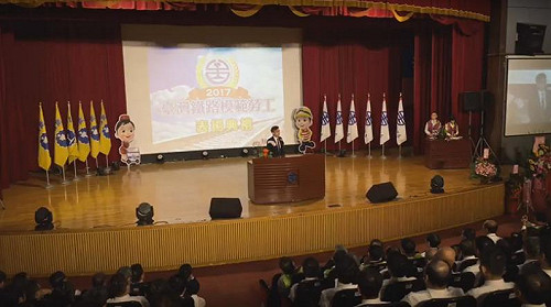 慶勞動節 林全頒獎51模範勞工