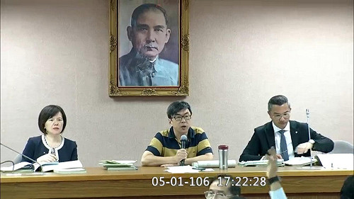 審年改火爆衝突 段宜康遭藍委架脖子