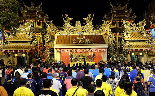 祝融後緊急搶救  嘉義朴子配天宮國寶藝師交趾陶煥然一新