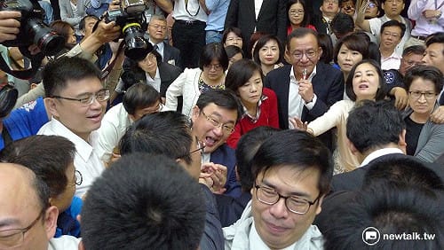 綠趁藍開記者會突襲　前瞻再爆推擠衝突