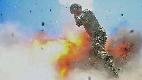 美攝影女大兵前進阿富汗  拍下爆炸死亡前一刻