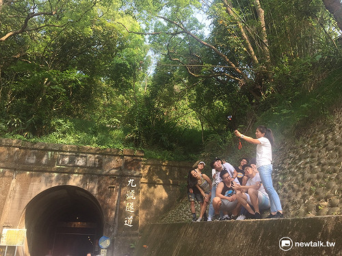 騎鐵馬踏風好悠哉 后豐鐵馬道粉紅風鈴木夾道浪漫多姿