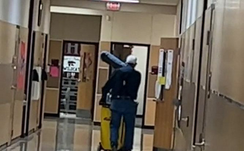 80歲爺當工友！學生幫募800萬退休