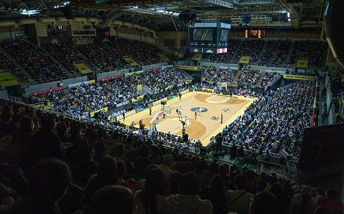 滿場！　主題週上演「兄弟鬩牆」