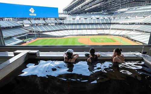 定價開賣！日職泡湯看球席超chill