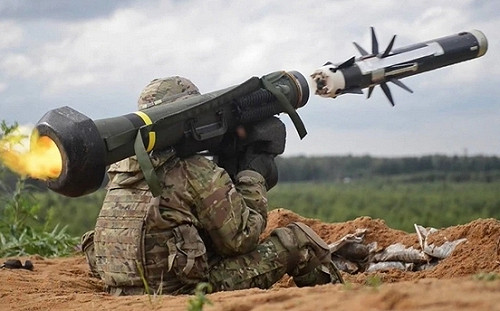 (影) 墨西哥販毒集團竟有標槍導彈? 美退役上校稱軍火外流 還用無人機火拚