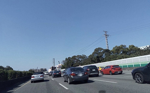 清明連假國道多處紫爆！高公局：雪隧車潮創歷史前3高