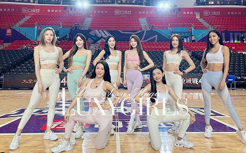 LuxyGirls「一字馬」紅到國外去！洋將也傻眼：什麼鬼東西