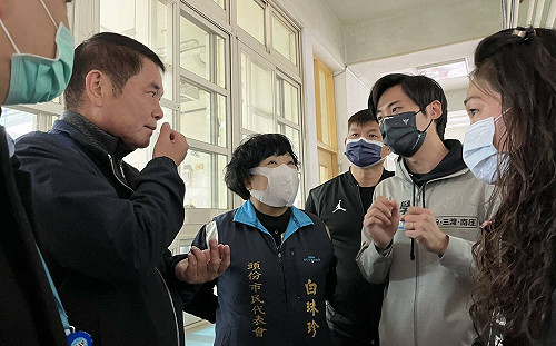 鍾東錦告曾玟學網狠酸 賴品妤聲援：是不是贏不起