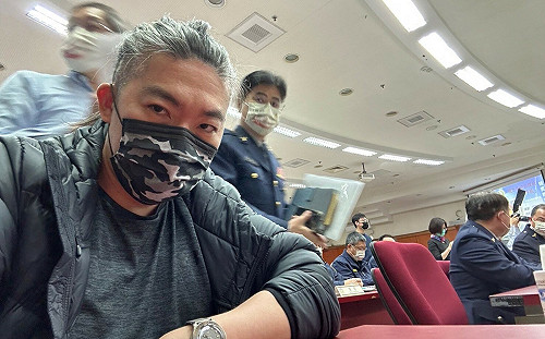 知名牙醫粉專被刪很難過？史書華為「這事」道歉了！