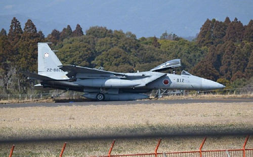 緊急應對侵犯領空任務臨時取消 日F-15J偏離跑道陷草地初檢無損傷
