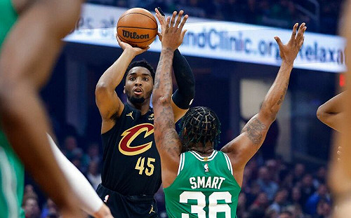 Mitchell轟40分　騎士賞綠軍3連敗