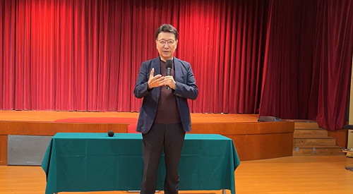 (影)趙少康被指臆測發言大動作澄清 陳竑任：跟我對話的就不是他啊!