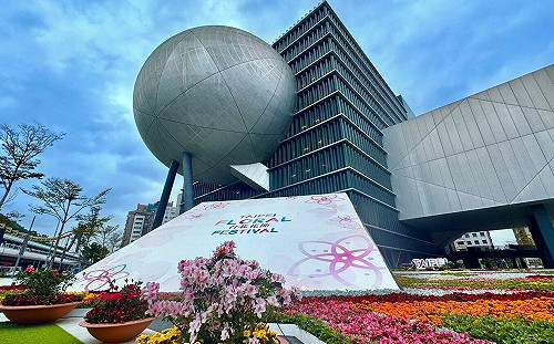 2023台北花節開跑！3萬盆花卉點綴北藝廣場快搶拍 