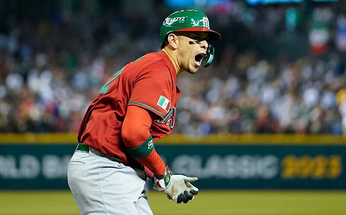 Meneses雙響砲　墨西哥勝美國開張