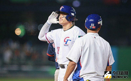 國防部長！張育成敬禮影片登大聯盟